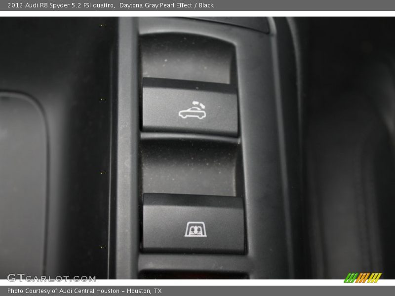 Daytona Gray Pearl Effect / Black 2012 Audi R8 Spyder 5.2 FSI quattro
