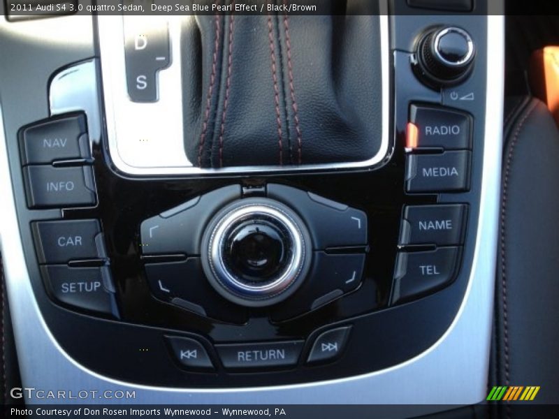 Controls of 2011 S4 3.0 quattro Sedan