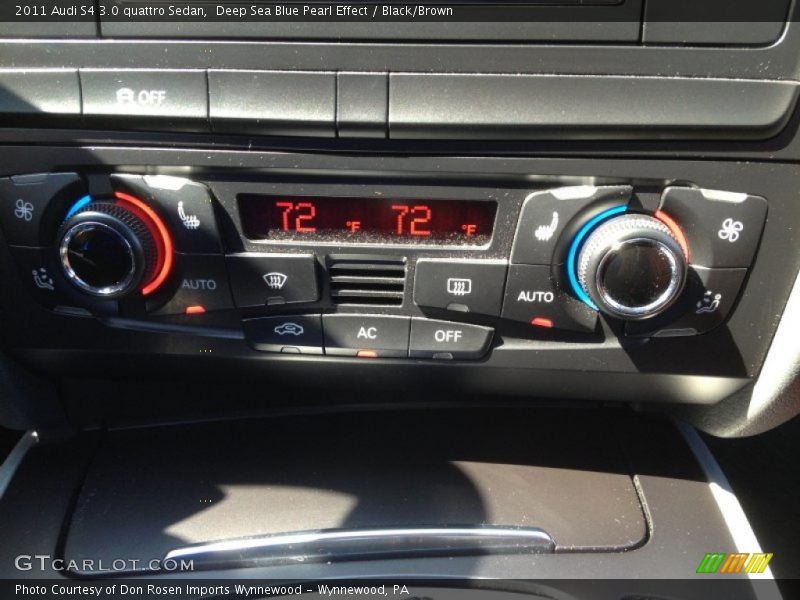 Controls of 2011 S4 3.0 quattro Sedan