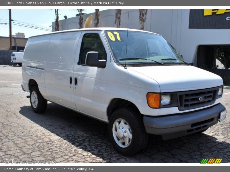 Oxford White / Medium Flint Grey 2007 Ford E Series Van E150 Cargo