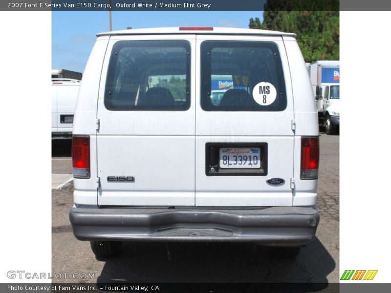 Oxford White / Medium Flint Grey 2007 Ford E Series Van E150 Cargo