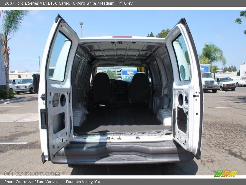 Oxford White / Medium Flint Grey 2007 Ford E Series Van E150 Cargo
