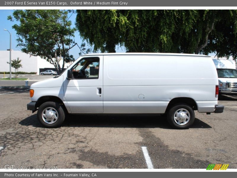 Oxford White / Medium Flint Grey 2007 Ford E Series Van E150 Cargo