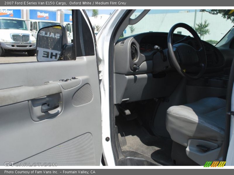 Oxford White / Medium Flint Grey 2007 Ford E Series Van E150 Cargo