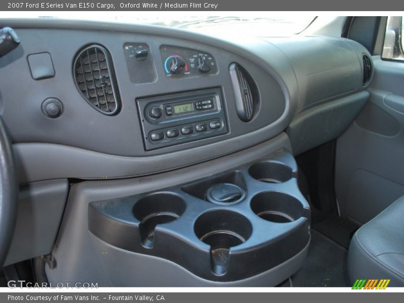Oxford White / Medium Flint Grey 2007 Ford E Series Van E150 Cargo