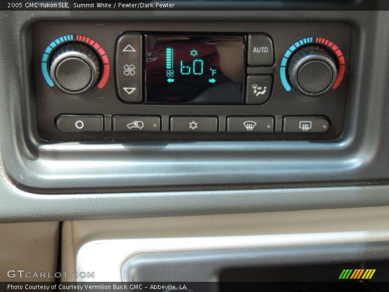 Summit White / Pewter/Dark Pewter 2005 GMC Yukon SLE