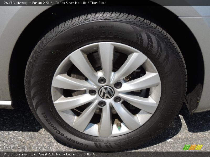 Reflex Silver Metallic / Titan Black 2013 Volkswagen Passat 2.5L S