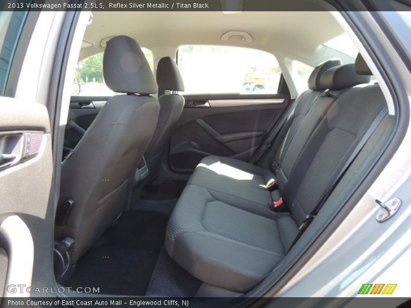Reflex Silver Metallic / Titan Black 2013 Volkswagen Passat 2.5L S