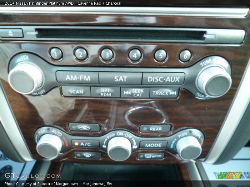 Controls of 2014 Pathfinder Platinum AWD