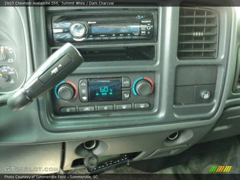 Summit White / Dark Charcoal 2003 Chevrolet Avalanche Z66