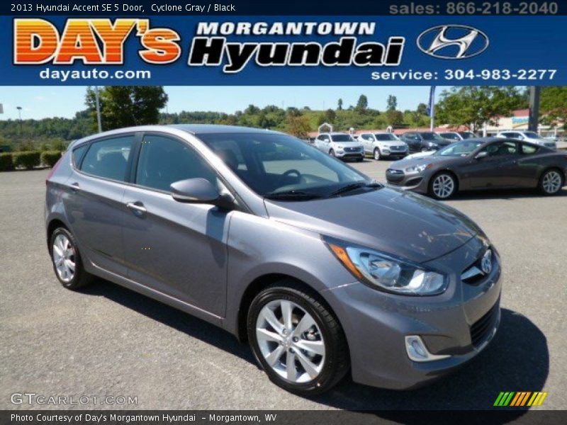 Cyclone Gray / Black 2013 Hyundai Accent SE 5 Door