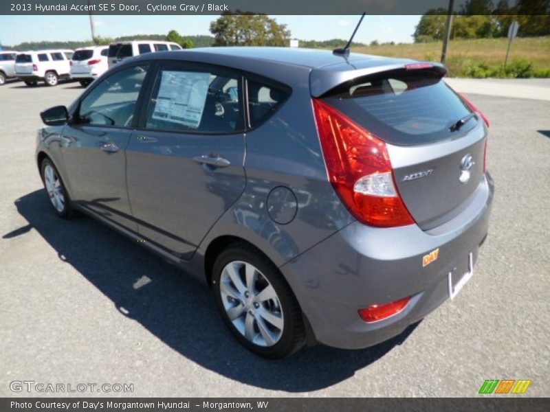 Cyclone Gray / Black 2013 Hyundai Accent SE 5 Door