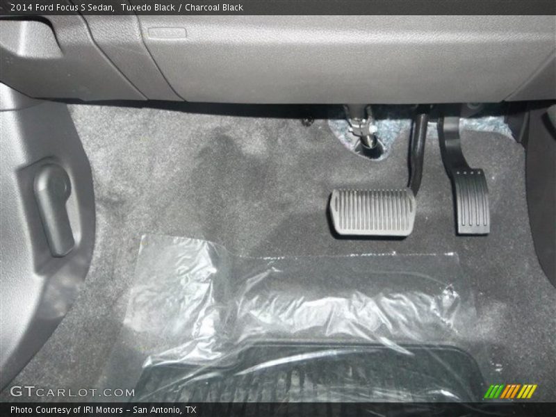 Tuxedo Black / Charcoal Black 2014 Ford Focus S Sedan