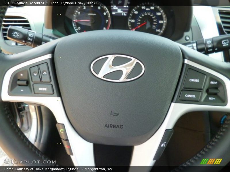 Cyclone Gray / Black 2013 Hyundai Accent SE 5 Door