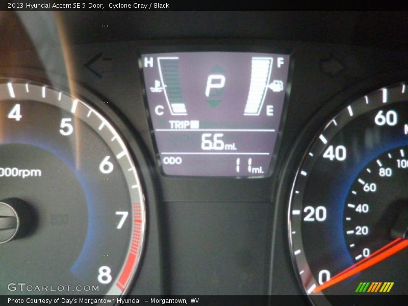 Cyclone Gray / Black 2013 Hyundai Accent SE 5 Door