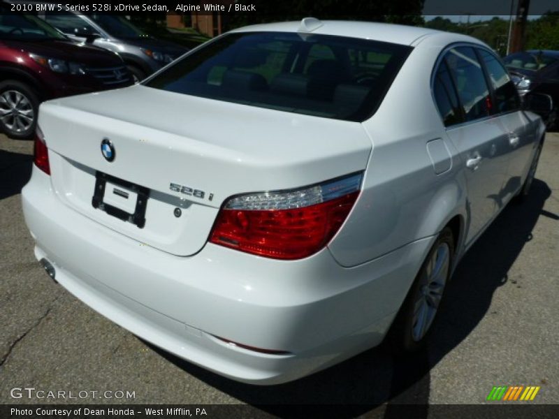 Alpine White / Black 2010 BMW 5 Series 528i xDrive Sedan