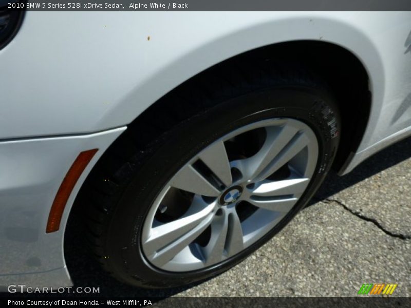 Alpine White / Black 2010 BMW 5 Series 528i xDrive Sedan