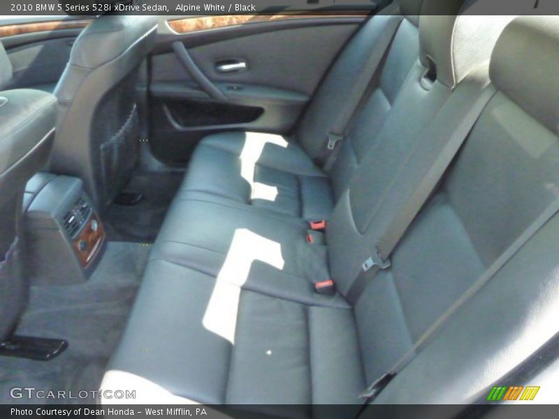 Alpine White / Black 2010 BMW 5 Series 528i xDrive Sedan
