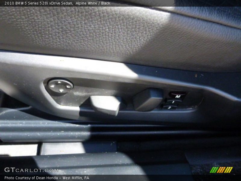 Alpine White / Black 2010 BMW 5 Series 528i xDrive Sedan