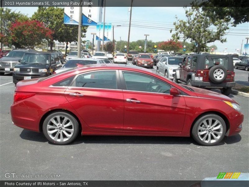 Sparkling Ruby / Black 2013 Hyundai Sonata SE
