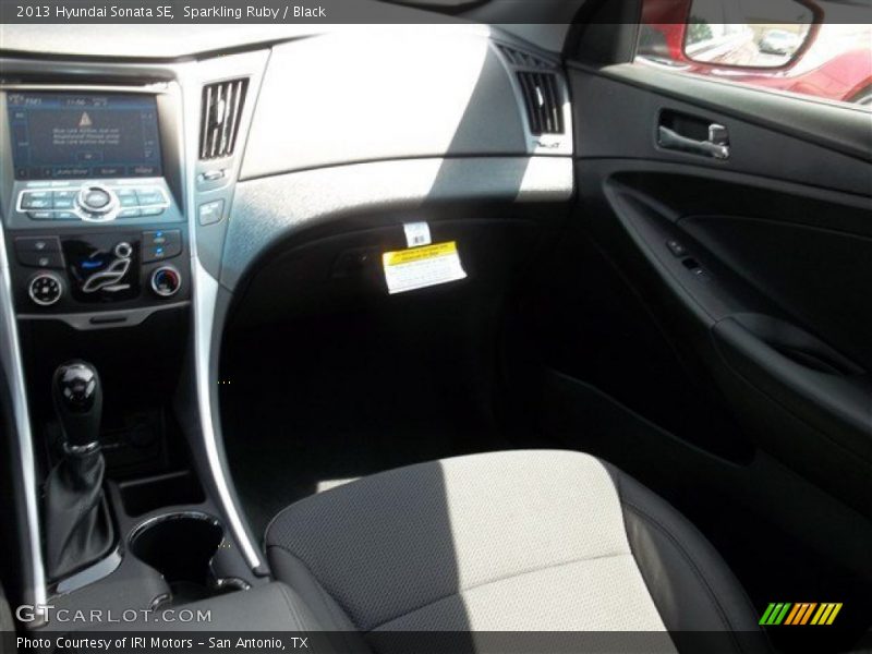 Sparkling Ruby / Black 2013 Hyundai Sonata SE