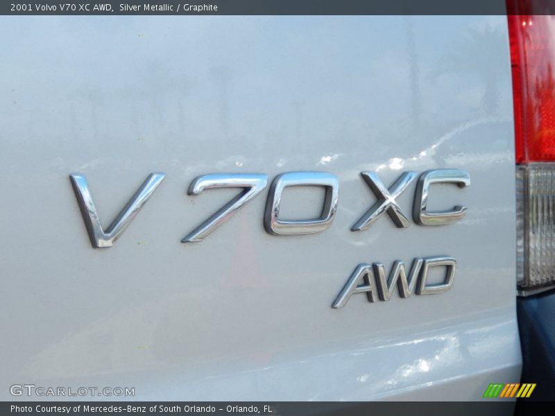 Silver Metallic / Graphite 2001 Volvo V70 XC AWD