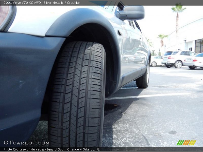 Silver Metallic / Graphite 2001 Volvo V70 XC AWD