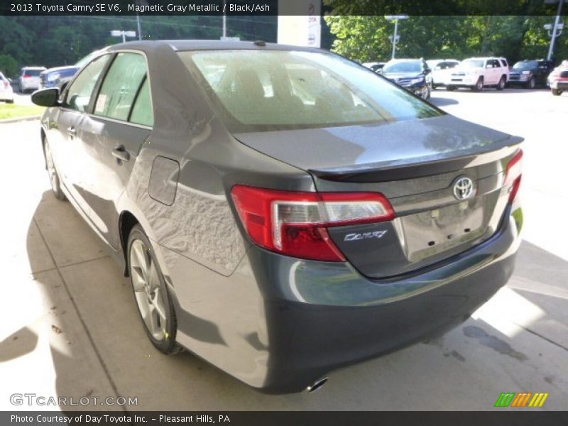 Magnetic Gray Metallic / Black/Ash 2013 Toyota Camry SE V6