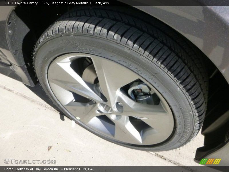 Magnetic Gray Metallic / Black/Ash 2013 Toyota Camry SE V6