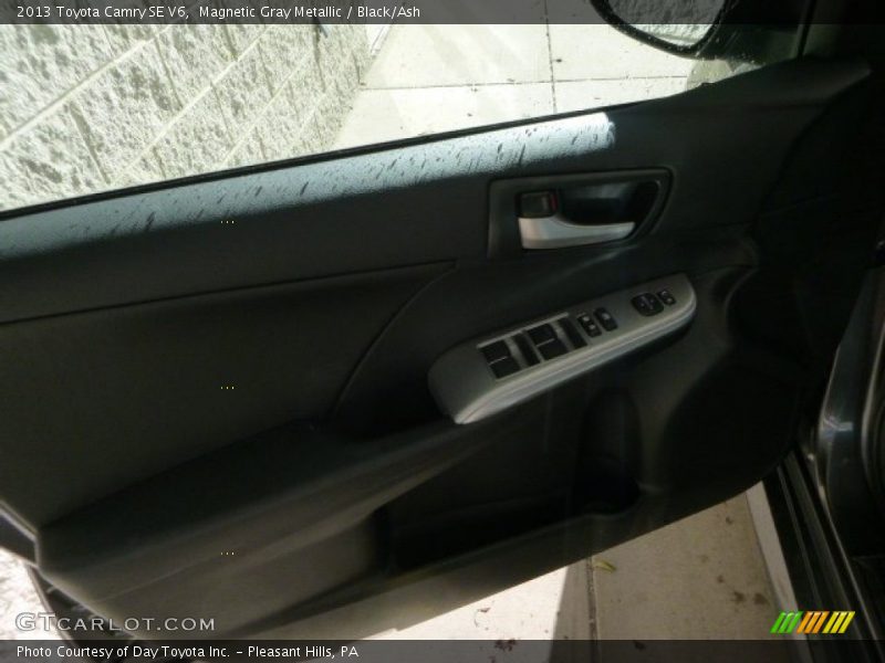 Magnetic Gray Metallic / Black/Ash 2013 Toyota Camry SE V6
