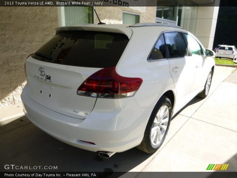 Blizzard White Pearl / Ivory 2013 Toyota Venza LE AWD