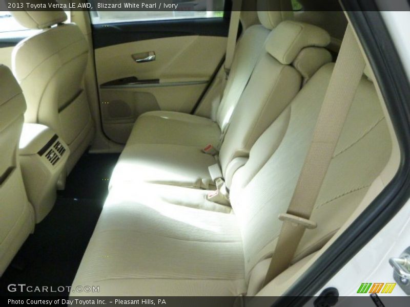 Blizzard White Pearl / Ivory 2013 Toyota Venza LE AWD