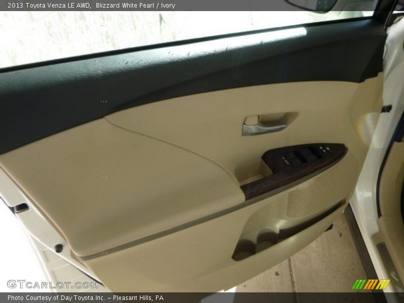 Blizzard White Pearl / Ivory 2013 Toyota Venza LE AWD