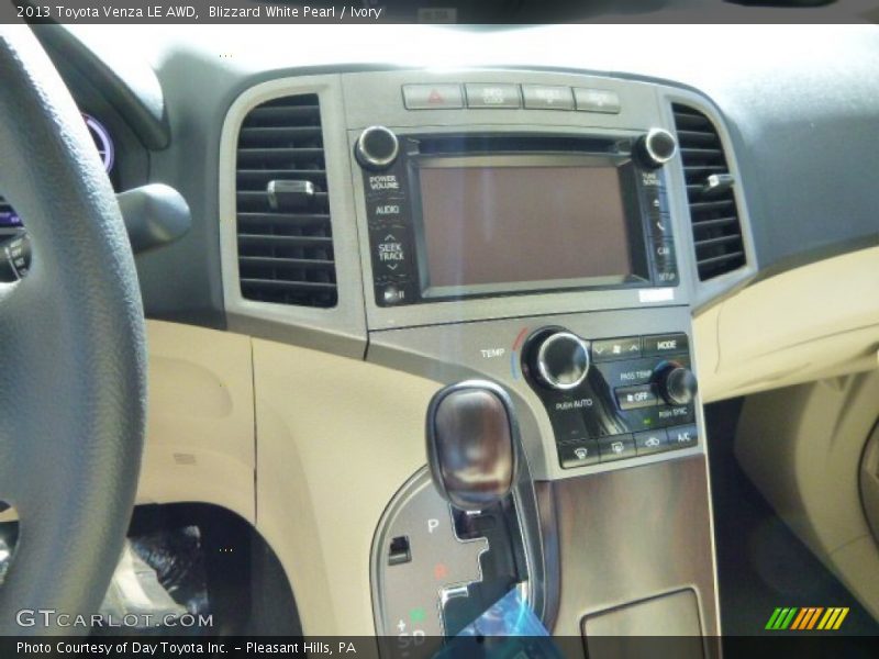 Blizzard White Pearl / Ivory 2013 Toyota Venza LE AWD