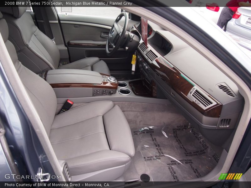 Front Seat of 2008 7 Series 750i Sedan