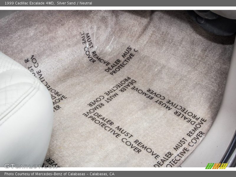 Silver Sand / Neutral 1999 Cadillac Escalade 4WD