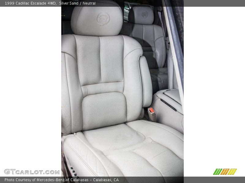 Silver Sand / Neutral 1999 Cadillac Escalade 4WD