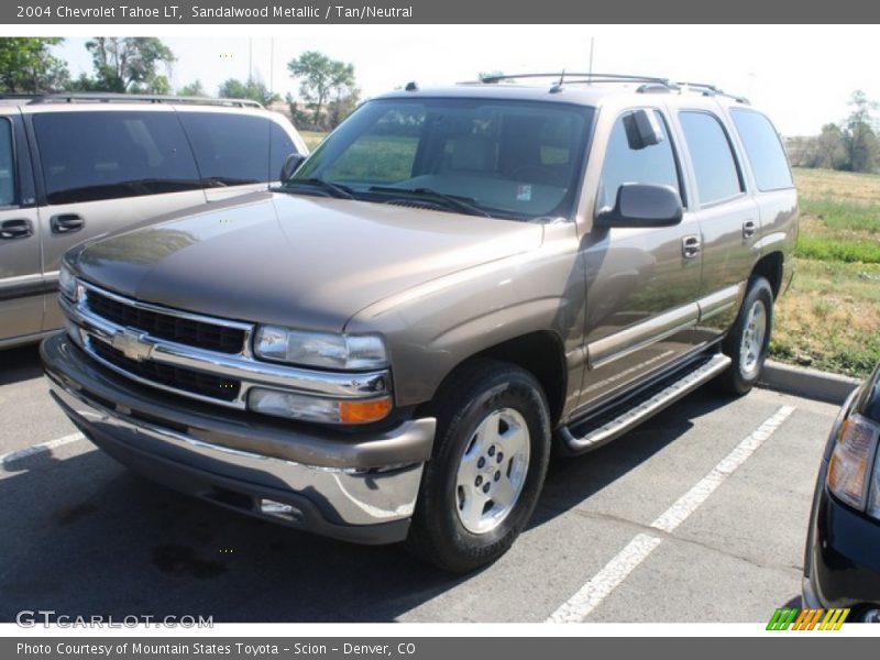 Front 3/4 View of 2004 Tahoe LT