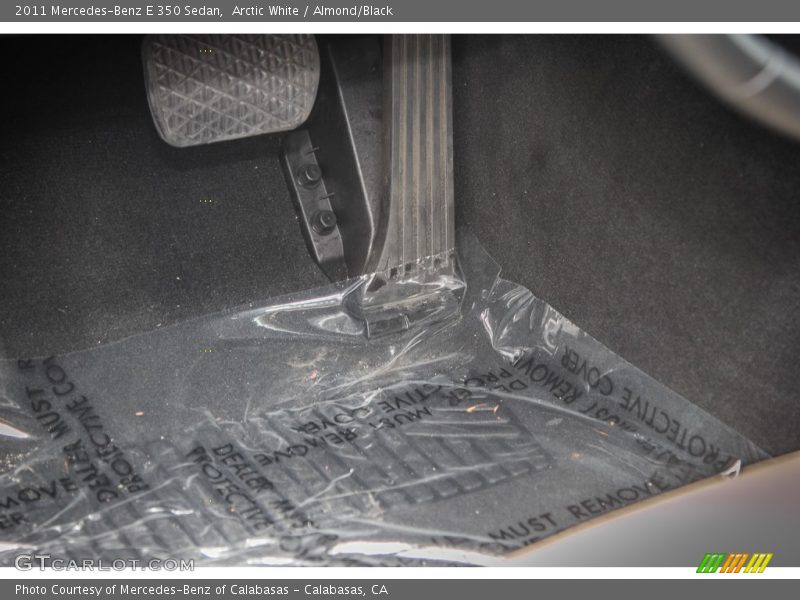 Arctic White / Almond/Black 2011 Mercedes-Benz E 350 Sedan