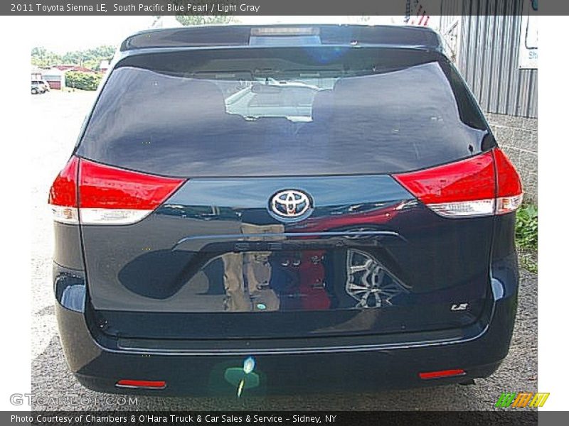 South Pacific Blue Pearl / Light Gray 2011 Toyota Sienna LE