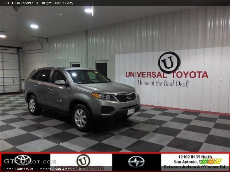 Bright Silver / Gray 2011 Kia Sorento LX