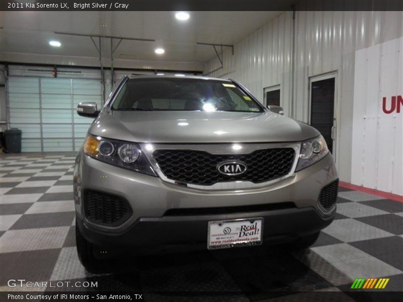 Bright Silver / Gray 2011 Kia Sorento LX