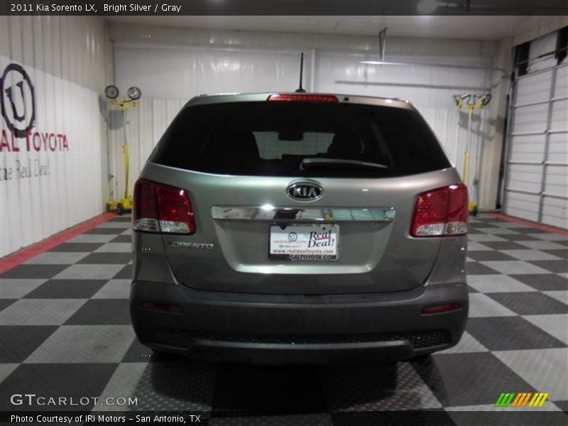 Bright Silver / Gray 2011 Kia Sorento LX