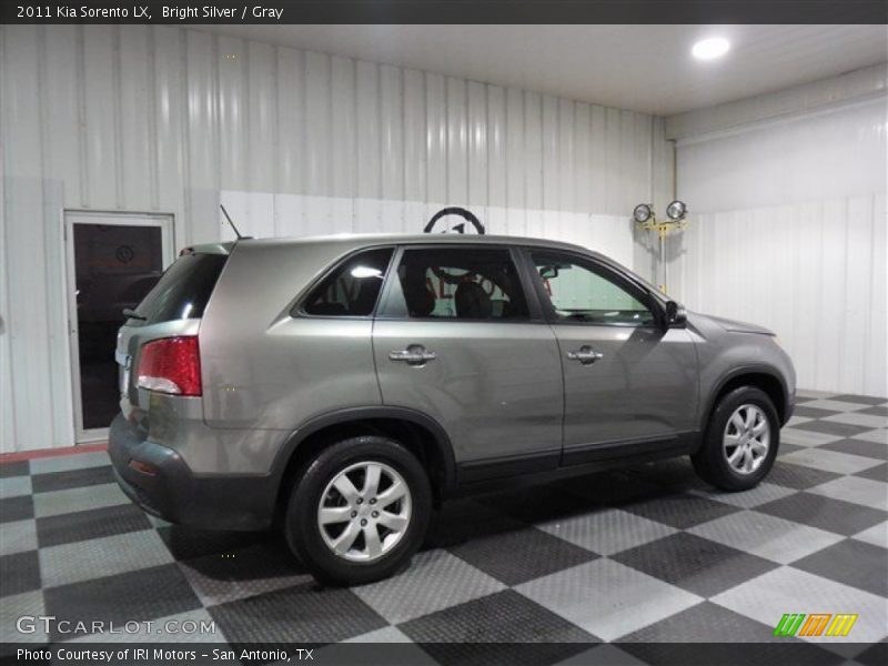 Bright Silver / Gray 2011 Kia Sorento LX