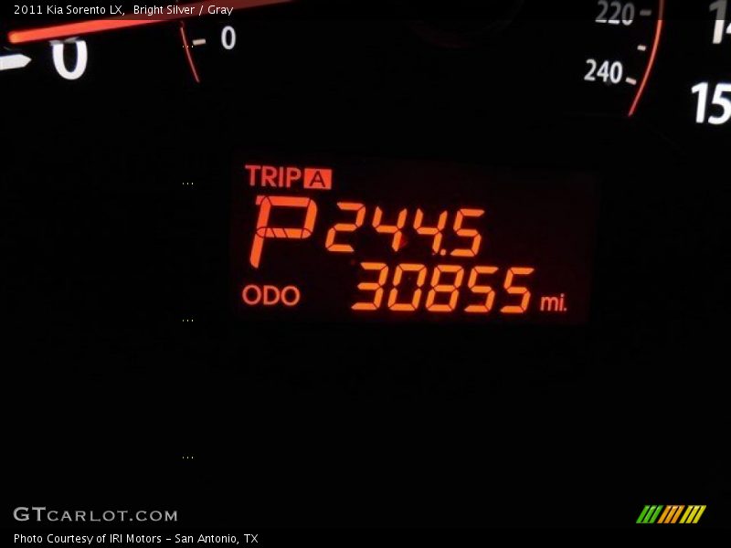 Bright Silver / Gray 2011 Kia Sorento LX