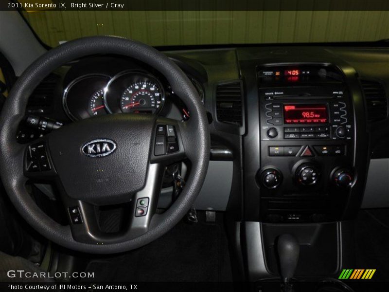 Bright Silver / Gray 2011 Kia Sorento LX