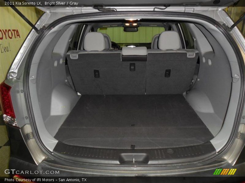 Bright Silver / Gray 2011 Kia Sorento LX