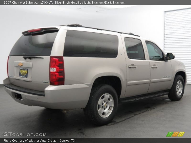 Silver Birch Metallic / Light Titanium/Dark Titanium 2007 Chevrolet Suburban 1500 LT
