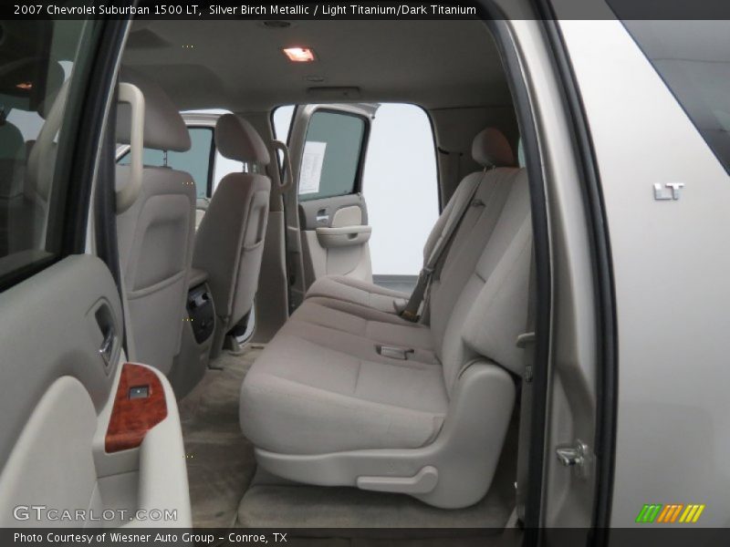 Silver Birch Metallic / Light Titanium/Dark Titanium 2007 Chevrolet Suburban 1500 LT