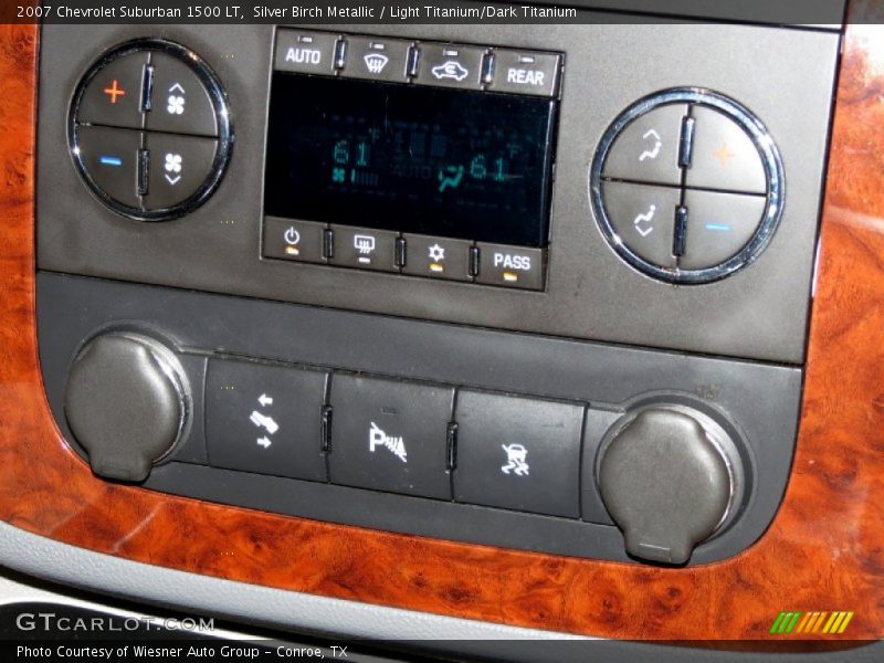 Silver Birch Metallic / Light Titanium/Dark Titanium 2007 Chevrolet Suburban 1500 LT